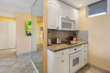 Mahana By Kbm Hawaii Luxury Vacations
