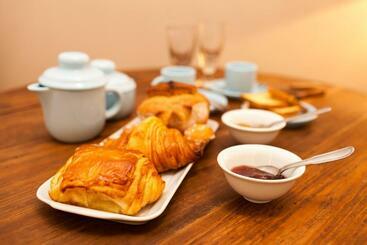پانسیون 46fm : Montauban Guest House