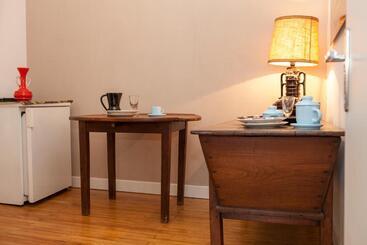 پانسیون 46fm : Montauban Guest House