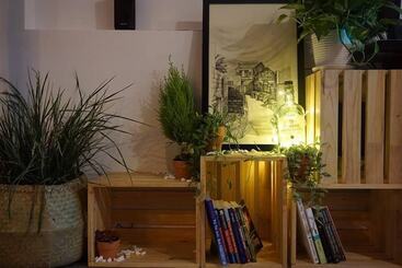 هاستل Homestay Thai's House