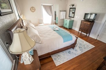 تختخواب و صبحانه Live Oaks Inn