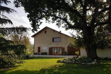 تختخواب و صبحانه Maison D Hôtes Saint Alary