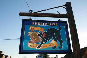 Cat And Custard Pot Inn