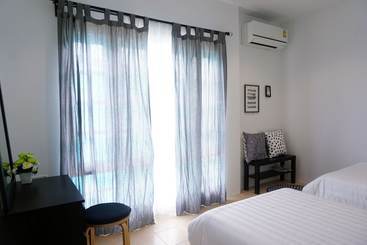 Destiny Hostel Khaolak