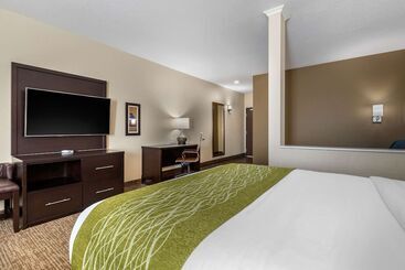 هتل Comfort Inn & Suites Cedar Rapids Cid Eastern Iowa Airport