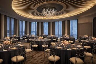 Four Seasons Hotel One Dalton Street, Boston