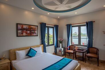 هتل Minh An Riverside Villa