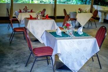 هتل Nature S Green Beach Resort