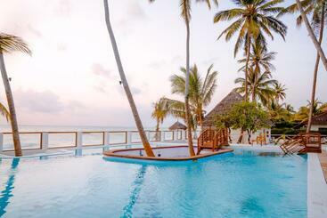 هتل Tiki Beach Club & Resort