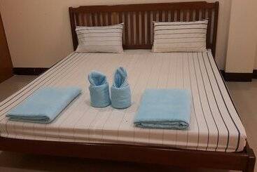 هتل Siri Apartment