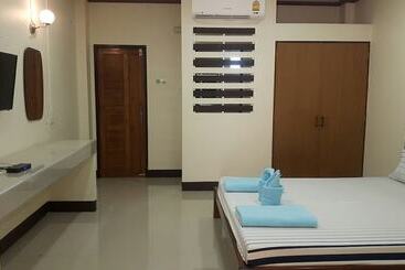 هتل Siri Apartment