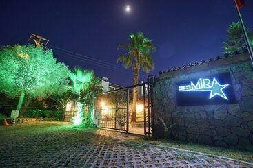 Mira Suites
