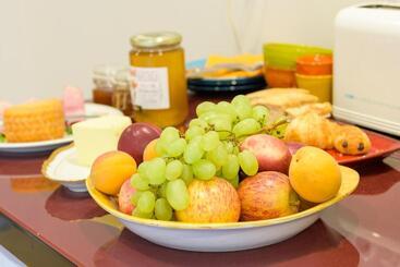 تختخواب و صبحانه Casa Mir