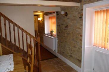 تختخواب و صبحانه Quiet Woman House