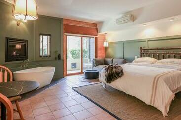 ベッドアンドブレックファースト Outland Chalet & Suites Great Smoky Mountains