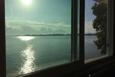 Hilo Bay Oceanfront Bed And Breakfast