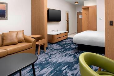 هتل Fairfield Inn & Suites By Marriott New Orleans Metairie