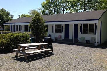 Marvin Gardens Motel