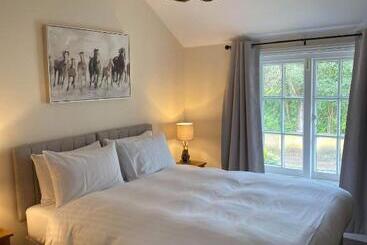 تختخواب و صبحانه The New Forest Inn