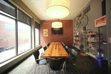 Hi Boston Hostel