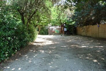هتل Camping L'oasis