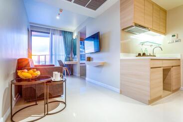 هتل Centara Sonrisa Residences & Suites Sriracha