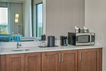 فندق Courtyard By Marriott Petoskey At Victories Square