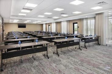 فندق Courtyard By Marriott St. Joseph Benton Harbor