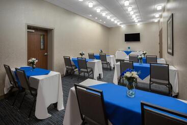 هتل Holiday Inn Express & Suites   Chico, An Ihg