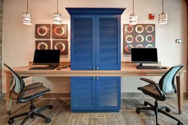 هتل Home2 Suites By Hilton Georgetown
