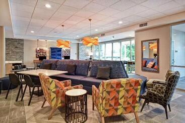 هتل Home2 Suites By Hilton Georgetown