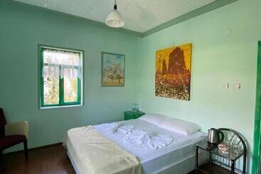 هتل Kemal Stone House