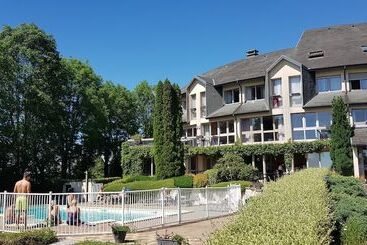 هتل La Bastide Du Cantal