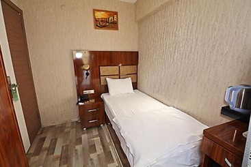 هتل Mari̇na