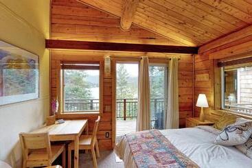 هتل Stillpoint Lodge   All Inclusive