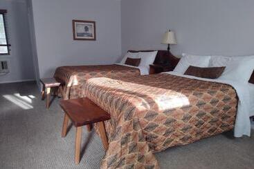 בית מלון כפרי The Lodge At West River