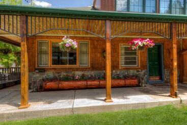 مُتل Cedar Wood Inn