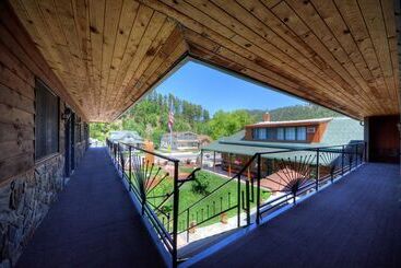 مُتل Cedar Wood Inn