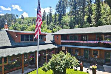 مُتل Cedar Wood Inn