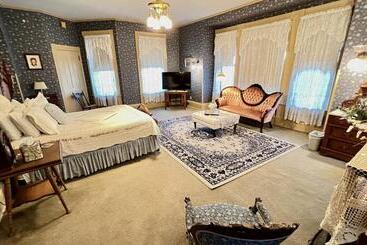 The Hancock House Bed & Breakfast Inn