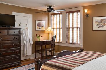 تختخواب و صبحانه Atlantean Cottage