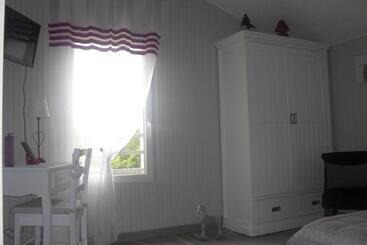 تختخواب و صبحانه Le Clos Sainte Lea