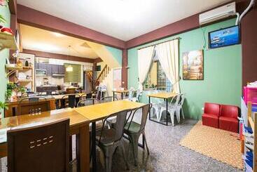 تختخواب و صبحانه Moonlight Fengqing Homestay