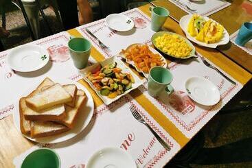 تختخواب و صبحانه Moonlight Fengqing Homestay