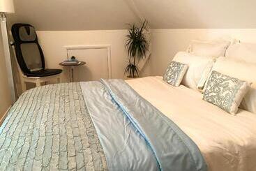 تختخواب و صبحانه Ranmore Rise Retreat In The Surrey Hills