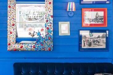 Brit Hotel Privilege Lisieux   La Villa Des Arts