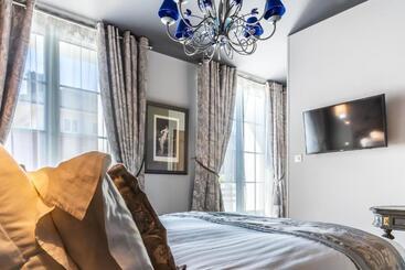 Brit Hotel Privilege Lisieux   La Villa Des Arts