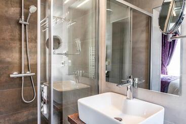 Brit Hotel Privilege Lisieux   La Villa Des Arts
