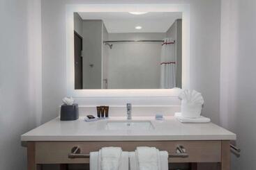 Hawthorn Extended Stay By Wyndham Loveland