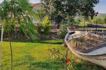 مسافرخانه Elisa Butik Otel Ve Restaurant